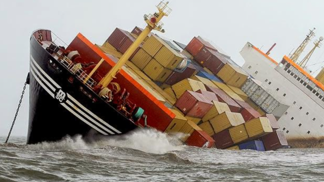 Dificilmente se recuperam containers caídos no mar